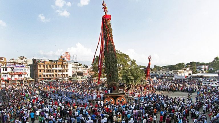 वर्षा र सहकालका देवता रातो मत्स्येन्द्रनाथको रथ आज मंगलबजारबाट सुन्धारा पुर्‍याइने