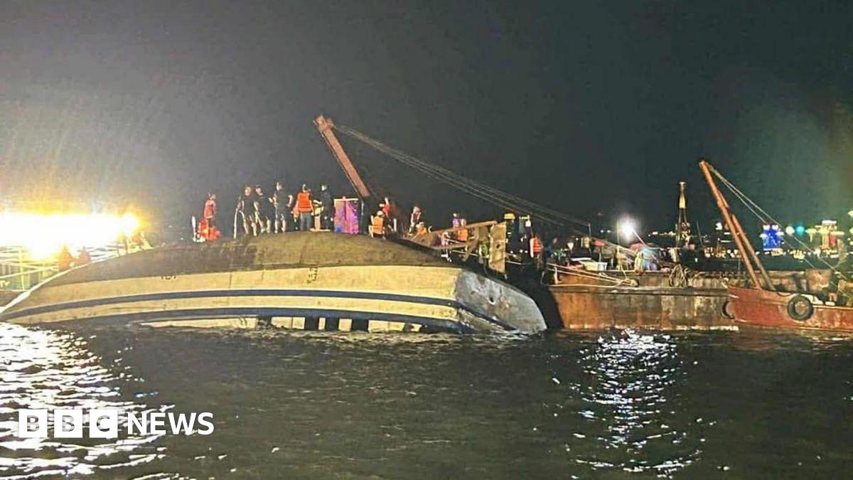 भियतनाममा पर्यटक डुंगा पल्टिंदा कम्तीमा ३४ जनाको मृत्यु, केही अझै बेपत्ता