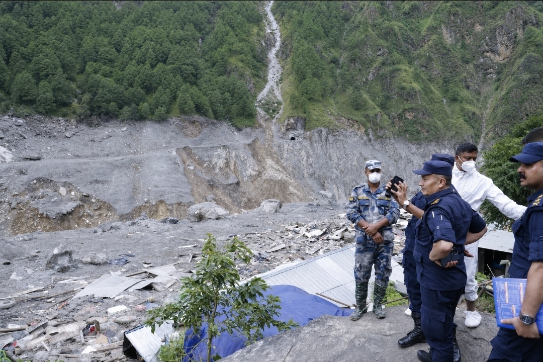 प्रहरी महानिरीक्षक दान बहादुर कार्कीबाट बाढी प्रभावित जिल्लाहरूको स्थलगत अवलोकन