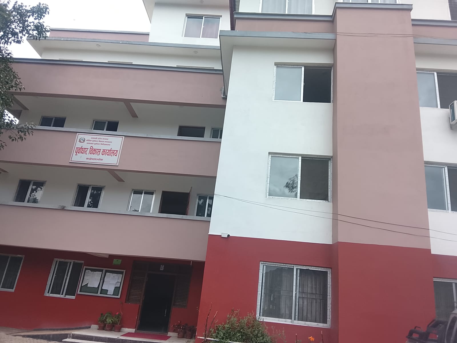 अनुगमन र गुणस्तरमा जोड: पूर्वाधार विकास कार्यालय धुलिखेलले सडक–पुल निर्माणलाई दियो गति